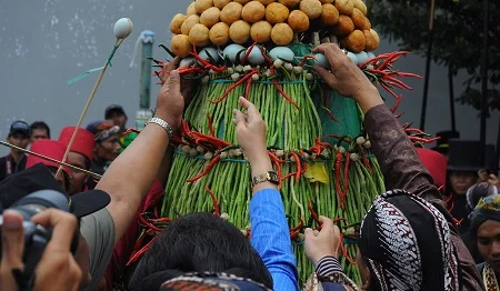 Sekaten, Pesta Rakyat Sekaligus Pesta Budaya Sekaten, Pesta Rakyat Sekaligus Pesta Budaya