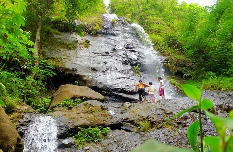 Pesona Curug Watu Jonggol Di Kawasan Wisata Kulonprogo