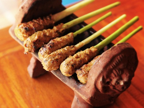 Sate Lilit, Kuliner Khas Bali Yang Menggoyang Lidah