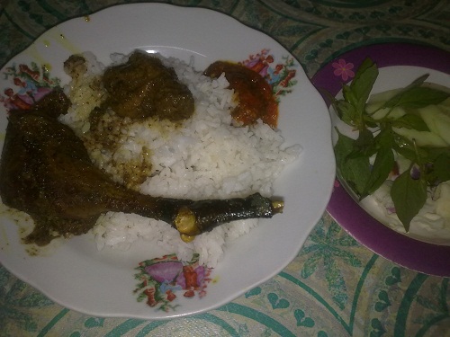 Jajal Kuliner Surabaya Penyetan Bebek Goreng Ibu Nur