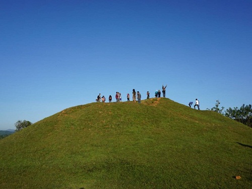 Candi Abang, Tempat Wisata Jogja Dengan Bukit Teletubies-nya