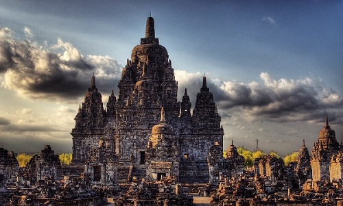 Pesona Candi Sewu Di Balik Kisah Dongeng Roro Jonggrang