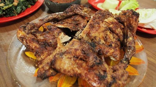 Lezatnya Kuliner Wonogiri, Ayam Panggang Mbok Tiyem Yang Istimewa