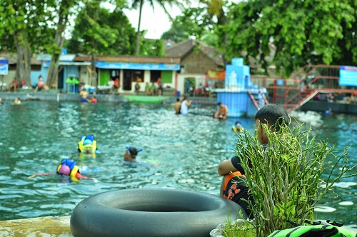 Umbul Ponggok , Kolam Pemandian Alami Buat Yang Hobi Snorkeling