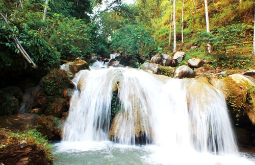 Indahnya Wisata Curug Kulon Progo di Grojogan Sewu