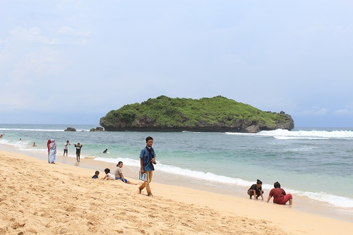 Inilah Pantai Sadranan Gunung Kidul, Buat Yang Suka Snorkeling