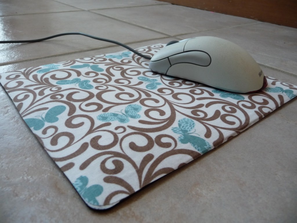 Ide Kreatif Bikin Mousepad Mu Sendiri Dari Barang Bekas Disekitarmu