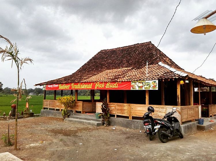 Kuliner Tradisional Ingkung Pak Budi, Roso Hotel Rego Ndeso