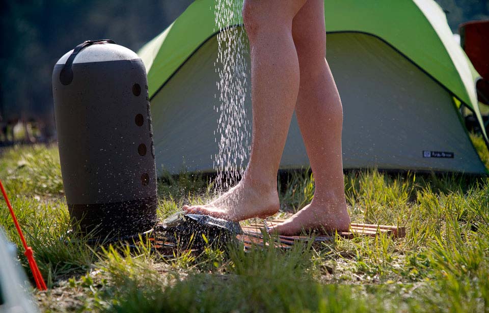 Helio Pressure Shower: Inovasi Briliant Buat Yang Hobby Camping or Mantai - Portable Shower