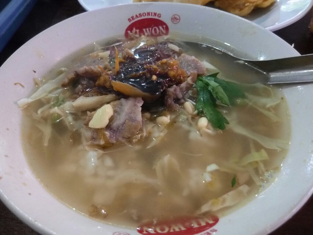 Soto Daging Sapi Pak Ngadiran: Kuliner Soto Legendaris Jogja, Maknyus Tenan