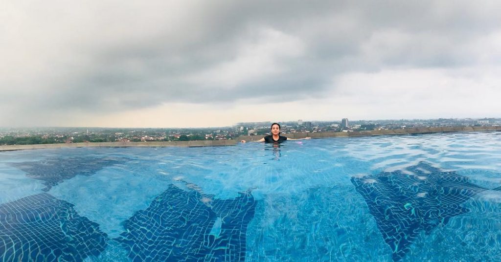 Indoluxe Hotel Jogja untuk Anda yang Ingin mencoba kolam renang Infinity