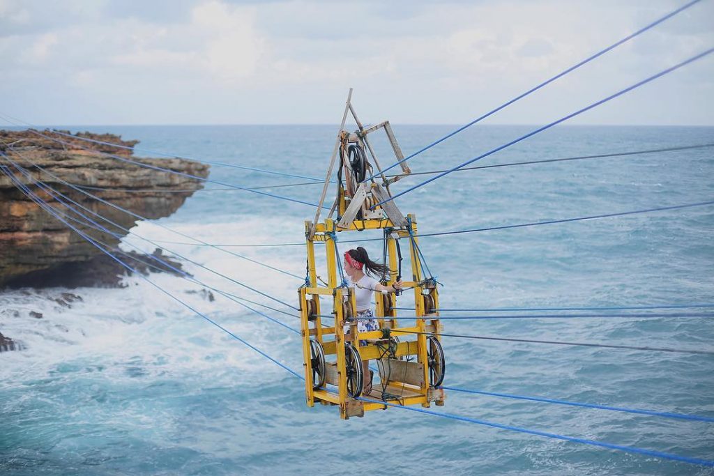 Pantai Timang Gunung Kidul Yang Mendunia Meskipun Rutenya Mblusuk