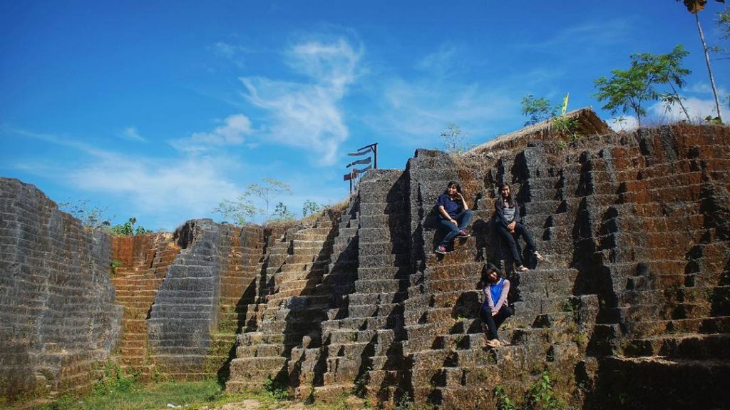 Watu Giring Gunung Kidul Yang Mempesona Hasil Pahatan Maha Karya