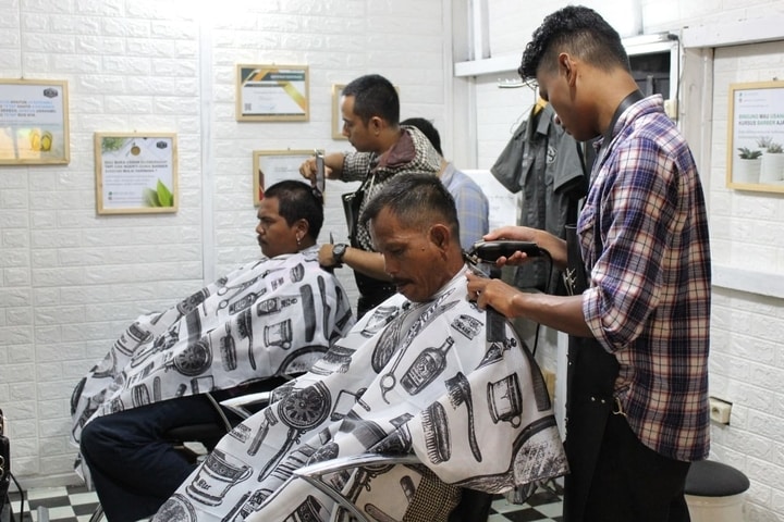  Kursus  Potong  Rambut  Jogja  Pademmui Garansi Seumur Hidup 