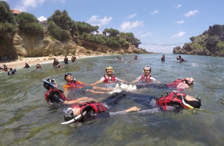 IndahNya Pantai Nglambor Gunung Kidul, Memenangkan Hati Wisatawan