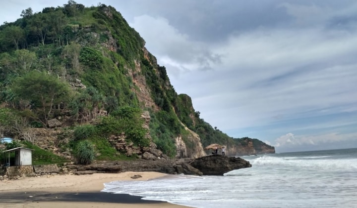 Pantai Seruni Gunung Kidul, Masih Sepi Seperti Milik Sendiri