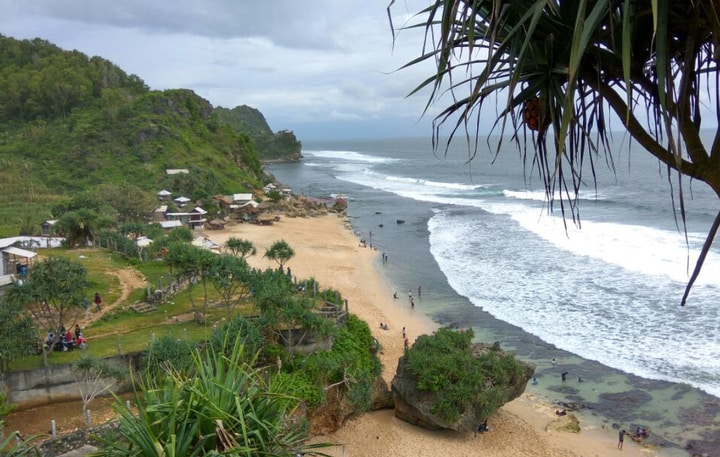 Pantai Watulawang Gunung Kidul: Napak Tilas Prabu Brawijaya VI