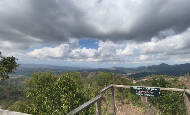 Puncak Dipowono: Melihat Dari Atas Indahnya Kalibiru Kulon Progo